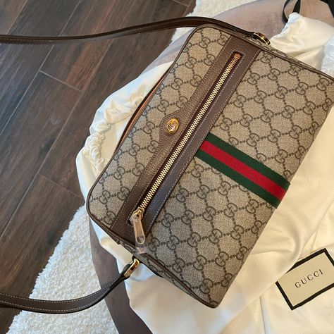 Includes Dust Bag & Authenticity Card. Gucci No Longer Sells This Bag. Great Bag For Everyday Wear. It Has Some Inside Stains And Some Wear And Tear On The Corner And Straps But Overall Great Condition. Measurements: W 10" X H 7" X D 3" Gucci Ophidia Bag Outfit, Gucci Cross Body Bag, Designer Bag Collection, Gucci Bags Outlet, Gucci Ophidia Bag, Gucci Super Mini, Gucci Soho Disco Bag, Gucci Disco, Gucci Handbags Outlet