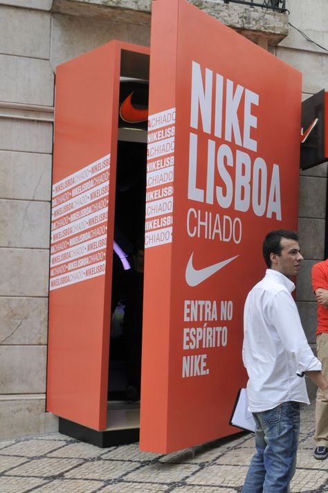 Nike Concept Store, Nike Activation, Pop Up Store Concept, Nike Display, Nike Event, Outdoor Marketing, Event Concept, Brand Activations, Door Display