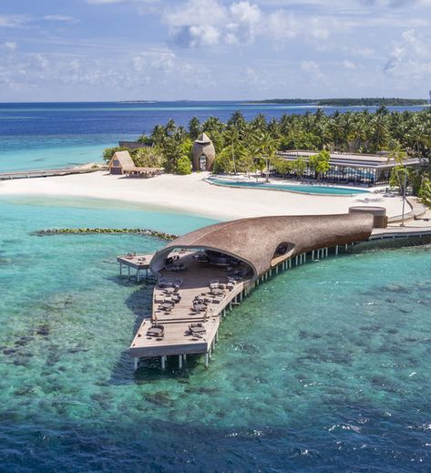 The St. Regis Maldives Vommuli Resort / WOW Architects | ArchDaily St Regis Maldives, Luxury Resort Hotels, Beach Suite, Maldives Hotel, Maldives Honeymoon, Luxury Beach Resorts, Water Sunset, Water Villa, Sea Resort