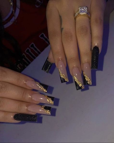 Wedding Nails Black, Black Wedding Nails, Gold Nails Prom, Black Prom Nails, Black Toe Nails, Black Gold Nails, Gold Acrylic Nails, Gel Toe Nails, Gold Nail Designs