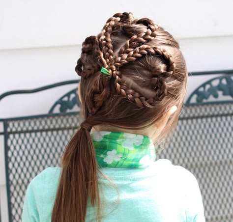 10 crazy hairdos to show your Irish pride on St Patrick's Day | Ireland Before You Die Hairstyles Soft Curls, Clover Hairstyle, Shamrock Hair, Easy Party Hairstyles, Celtic Braid, Two Braid Hairstyles, Hairstyles Design, Irish Pride