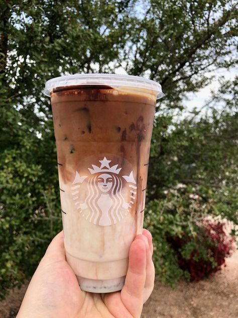 Marble Mocha Macchiato Kawa Starbucks, Starbucks Macchiato, Coffee Macchiato, Mocha Macchiato, Menu Starbucks, Mocha Drink, Best Starbucks Drinks, Starbucks Mocha, Café Starbucks