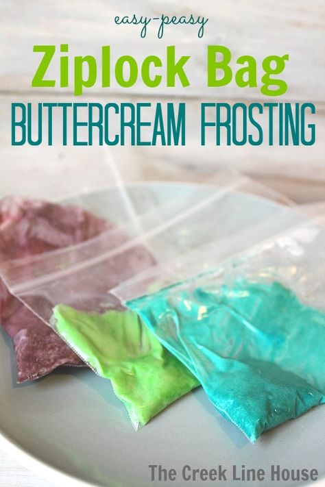 Make delicious buttercream frosting the lazy way in a ziplock bag! Decorating Party, Brownie Desserts, Gateaux Cake, Cupcake Decorating, Ziplock Bag, Cream Frosting, Cake Icing, Icing Recipe, Ziplock Bags