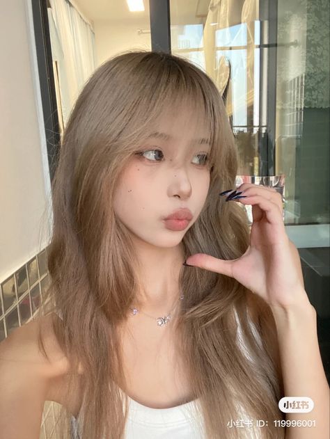 Cool Light Hair Color, Hair Colour Ideas Brown And Blonde, Dyed Hair On Asians, Honey Blonde Hair Cool Skin Tone, Korean Hair Blonde, Hair Color Ideas Asian Women, Hair Colors For Pale Skin With Pink Undertones, Asian Coloured Hair, Japanese Light Brown Hair