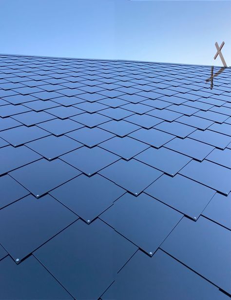 (1) Mark Tomasovic on Twitter: "Building-Integrated Photovoltaic roofs can produce solar power and look like traditional slate shingles https://t.co/5PPnCEL6gK" / Twitter Solar Roof Shingles, Slate Shingles, Solar Shingles, Solar Roof Tiles, Architectural Shingles, Solar Roof, Roof Tiles, Green Energy, Metal Roof