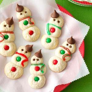 Snowman Cookies Recipe Snowman Cookies Recipe, Best Christmas Cookie Recipe, Snowman Cookies, Dessert Aux Fruits, Best Christmas Cookies, Xmas Cookies, Cookies Decorated, Cookie Exchange, Christmas Cooking