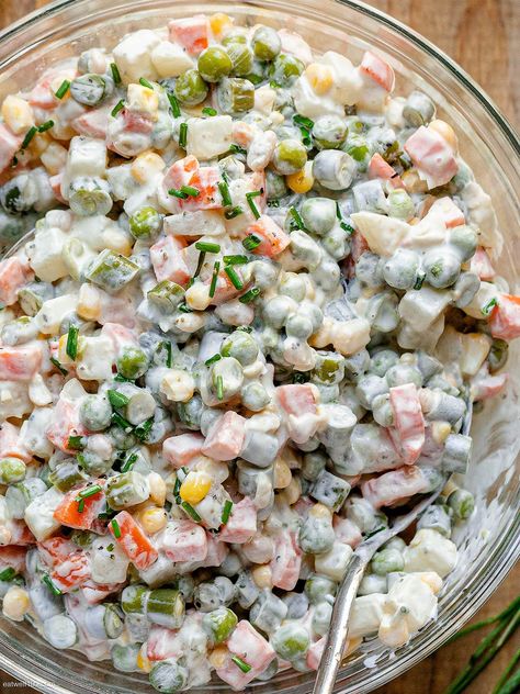 Mediterranean Vegetable Salad, Macaroni Salad With Veggies, Marinated Veggie Salad, Marinated Vegetable Salad Recipes, Vegan Macorina Salad, Thanksgiving Salad Recipes, Green Beans Soup, Thanksgiving Salad, Vegetable Salad Recipes