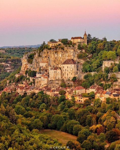 Rocamadour France, French Trip, Popular Travel Destinations, Senior Trip, Limousin, France Travel, Prague, Wonders Of The World, Grand Canyon