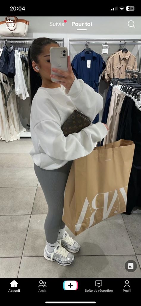 Sporty Set Outfit, Outfit For Shopping Day Summer, Long Sleeved White Shirt Outfit, Black Flared Leggings Outfit Black Women, Aritzia Leggings Outfit, Simple Outfits To Wear To School, Sweatpants Outfits Black Women, White Bag Outfit Aesthetic, 9 5 Job Aesthetic Outfit