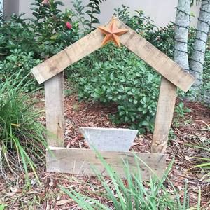 Nativity Manger - RYOBI Nation Projects Diy Gravestones, Creepy Cemetery, Halloween Gravestones, Nativity Manger, Wood Nativity, Nativity Stable, Outdoor Nativity, Christmas Church, Nativity Crafts