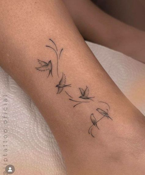 Beautiful Bird Tattoos For Women, Bird Tatoos Woman Arm, Dainty Bird Tattoos For Women, Oubaitori Tattoo, Three Hummingbirds Tattoo, Small Fine Line Tattoos For Women, Minimalist Foot Tattoo, Elegant Foot Tattoos For Women, Birds Tattoos For Women