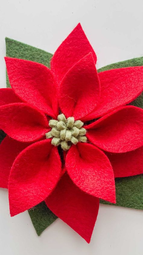 resacurbocreative on Instagram: It’s time for felt poinsettias!!! 🎄 I’ll follow up with a slower video and more detailed instructions, but here’s the general idea. Felt Pointsetta Diy, Felt Poinsettia Diy, Felt Pointsetta, Felt Poinsettia Pattern, Diy Felt Poinsettia, Felt Crafts Flowers, Felt Poinsettia, Flower Folding, Felt Flower Template