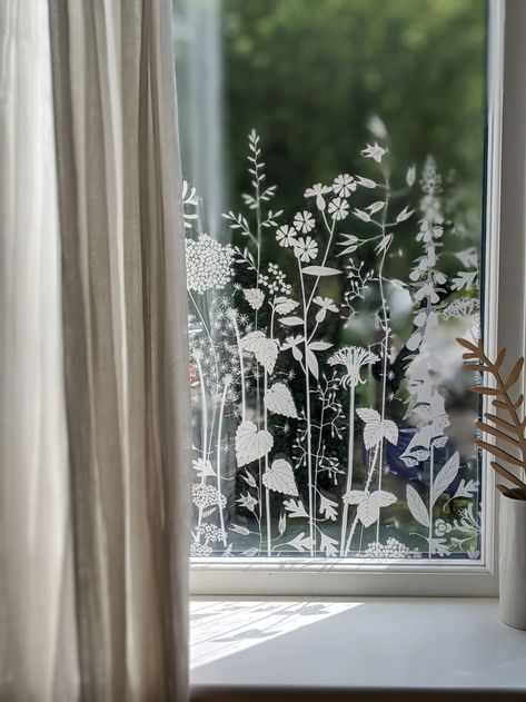 Hedgerow window film 'frost on clear' – Hannah Nunn Window Film Designs, Window Glass Design, Decoration Vitrine, Frosted Window Film, Window Drawing, Decorative Window Film, Spring Window, Frosted Windows, Window Privacy