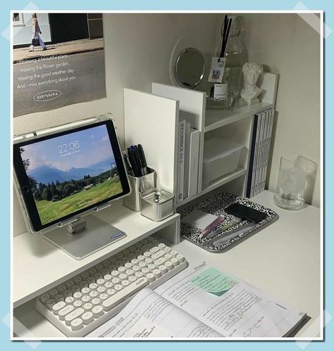 Study Desk Organization Student, Desk Organization Student, Vibey Bedroom Ideas, Desk Organisation Student, Vibey Bedroom, Study Desk Organization, Muji Stationery, Muji Pens, Tiny Bedroom Design