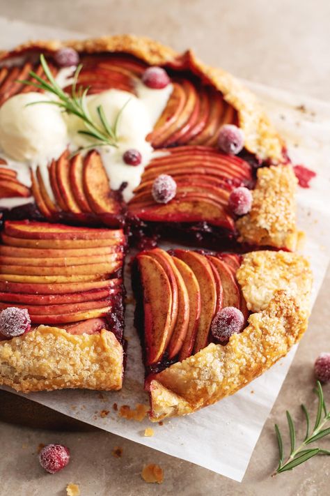 This cranberry apple galette is filled with tart cranberry sauce, thinly sliced apples, all wrapped in a crispy and flaky pie crust. It's the easiest kind of pie you can make and it's perfect for the holidays! #galette #cranberryapple #holidaybaking | teakandthyme.com Mini Apple Tarts, Cranberry Tart, Cranberry Jam, Apple Galette, Sliced Apples, Kinds Of Pie, Pear Tart, Cranberry Apple, Sugared Cranberries