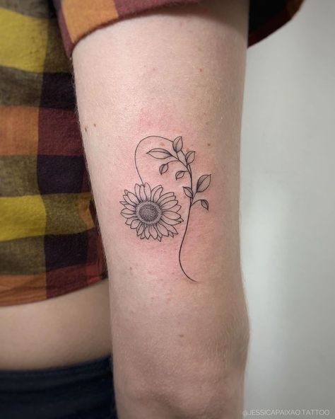 Leo And Sun Tattoo, Leo Finger Tattoos For Women, Sun Leo Tattoo, Leo Inspired Tattoos For Women, Leo Minimalist Tattoo, Leo Zodiac Tattoo Ideas, Leo Sun Tattoo, Leo Astrology Tattoo, Leo Flower Tattoo