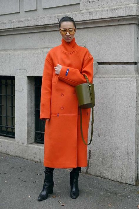 Black Friday Online Sales - BITTERSWEET COLOURS Street Style 2018, Orange Coat, Giovanna Battaglia, New Street Style, Fashion Week 2018, Street Style Trends, Milan Fashion Weeks, The Best Street Style, Best Street Style