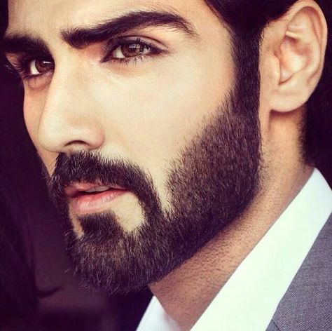 Pakistani Arab Beard, Trending Beard Styles, Hasnain Lehri, Beard Suit, Beard Game, Handsome Arab Men, Beard Hairstyle, Great Beards, Cool Hairstyles For Men