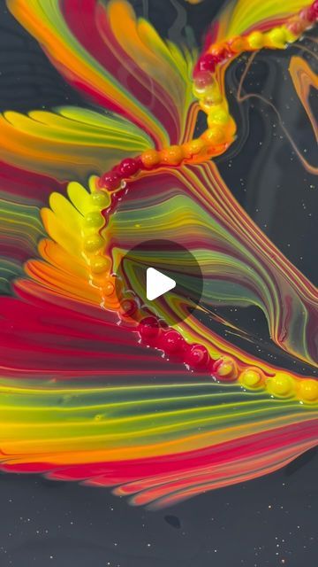 Fozia van Elk 🧿 on Instagram: "🔥🔥🔥 Chain Pull. #chainpullart #fluidart . I found this so satisfying to watch. Did you too?" Chain Painting, Diy Chain, Acrylic Pouring Techniques, Mixed Media Art Canvas, So Satisfying, Pouring Painting, Fluid Acrylics, Pour Painting, Acrylic Pour