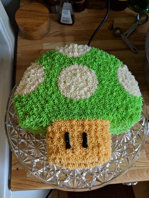 Mario 1 Up Mushroom Cake, Mario Birthday Party Cake Diy, Super Mario Birthday Cake Diy, Easy Super Mario Cake Ideas, Mario Bros Cupcakes Ideas, Mario Toad Cake, Small Mario Cake, Mario Party Cake Ideas, Mario Brothers Cake Ideas