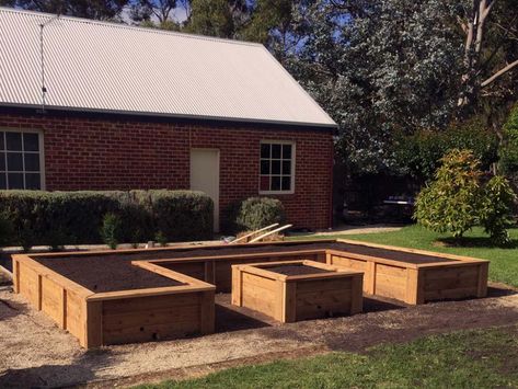 U-shaped Archives - ModBOX - Raised Garden Beds Raised Veggie Gardens, Wicking Garden Bed, Backyard Raised Garden, Raised Planters, Raised Garden Bed Plans, Raised Flower Beds, Vegetable Garden Raised Beds, Outdoor Living Design, Backyard Remodel