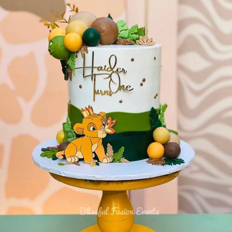 Instagram Simba Cake Ideas, Lion King 1st Birthday, Simba Cake, Lion King Birthday Party Ideas, Christening Themes, Half Birthday Cakes, Lion King Theme, Baby Boy Art, Lion King Party