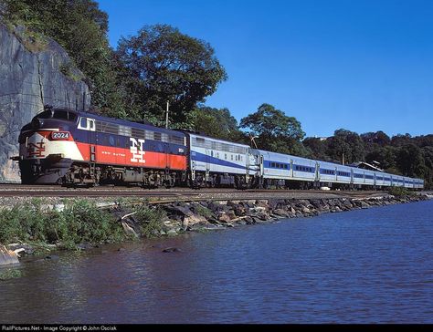 RailPictures.Net Photo: NH 2024 New York, New Haven & Hartford Railroad EMD FL9 at Peekskill, New York by John Osciak New Haven Railroad, Metro North Railroad, Canadian Pacific Railway, Commuter Train, Amtrak Train, Train Posters, Railroad Pictures, New Haven, Rail Car