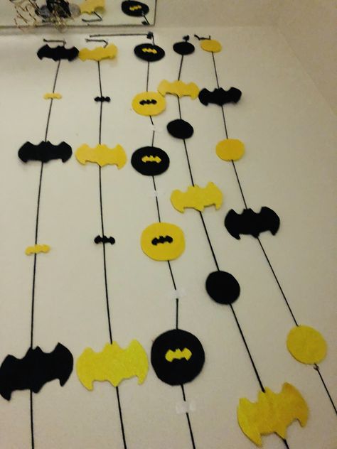 Streamer Diy, Batman Decorations, Diy Batman, Batman Diy, Batman Decor, Batman Party, Superhero Batman, Batman Birthday, Superhero Theme