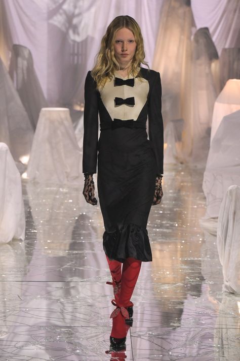 Night Circus Aesthetic, Circus Aesthetic, Valentino Runway, Valentino Collection, Valentino Fashion, Night Circus, 2025 Fashion Trends, Valentino Couture, Spring 2025