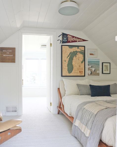 Hannah Jansma on Instagram: “New blog post! 🏡🔨 Yesterday, I published a post all about painting our wood paneling. When we bought this cottage, we received many…” Lake House Guest Bedroom, Paint Wood Paneling, Bed Decorating Ideas, Knotty Pine Paneling, Pine Paneling, Modern Cabin Interior, Knotty Pine Walls, Pine Walls, Attic Bedrooms