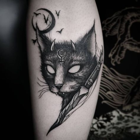 Kitty with his ritual knife 🗡️🍴🐱 Thanks Jady! Done with EZTATTOOING cartridges @eztattooing Gothic Cat Tattoo, Gothic Icons, Tattoo Gato, Coffin Tattoo, Gotik Tattoo, Cat Tattoo Ideas, Gothic Cat, Petit Tattoo, Black Cat Tattoos