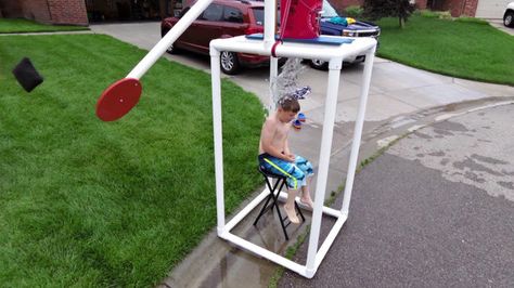 DIY DUNK TANK! Step-by-Step instructions on making a dunk tank using pvc, a bucket, and a toilet valve! Paint Organization, Dunk Tank, Pvc Pipe Projects, Pvc Projects, Fun Summer Activities, Yard Games, Backyard Games, Carnival Games, Ball Pit