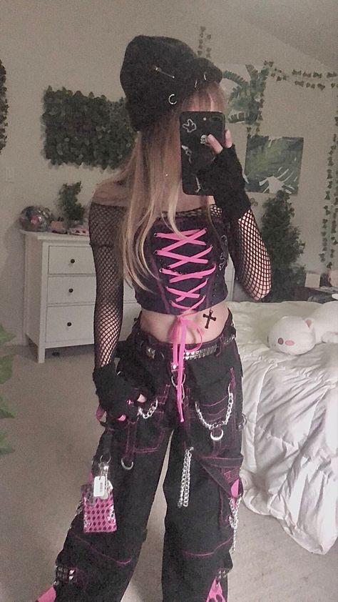 Pastel Punk Clothes, Cute Alt Fashion, Punk Style Outfits Girly, Goth Baddie Aesthetic Outfits, Hot Pink Emo Outfit, Cute Emo Outfits Pastel Goth, Color Goth Outfits, Hot Pink Punk Outfits, Hot Pink Punk Aesthetic