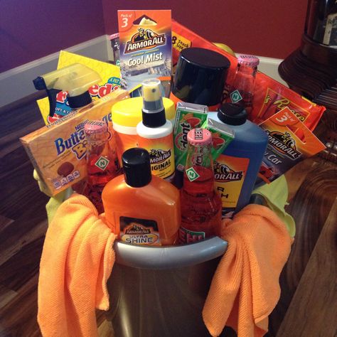 Father's Day gift idea! Cheap bucket, car wash supplies, and his favorite candy/soda! Car Wash Gift Basket, Car Wash Basket Ideas, Car Guy Gift Basket, Car Wash Gift Basket Ideas, Car Basket Gift Ideas, Social Prizes, Fathers Day Gift Basket Ideas, Car Gift Basket, Orange Gift Basket