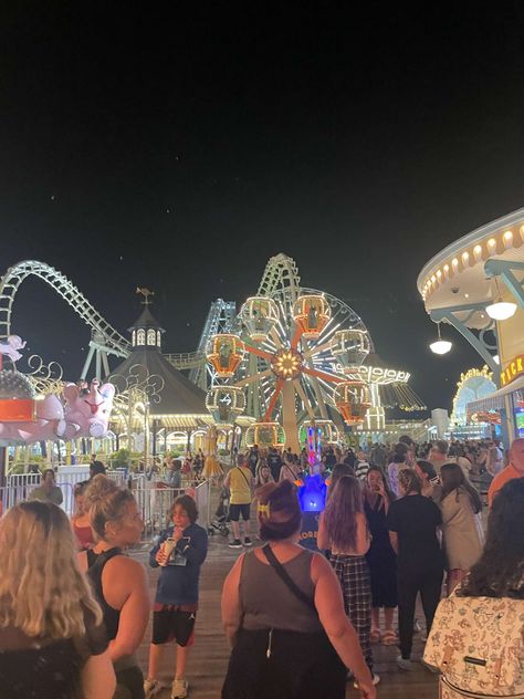 Summer New Jersey, Wildwood Nj Aesthetic, Jersey Shore Summer, Summer Amusement Park, Jersey Shore Aesthetic, Amusement Park Aesthetic, Wildwood New Jersey, Teen Doctor, 2025 Goals