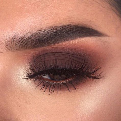 #anastasiabrows @aa.gx #Dipbrow in Ebony and Clear Brow Gel Trucco Smokey Eye, Brown Makeup Looks, Brown Smokey Eye Makeup, Smokey Eye For Brown Eyes, Pinterest Makeup, Beauty Make-up, Brown Makeup, Makijaż Smokey Eye, Braut Make-up