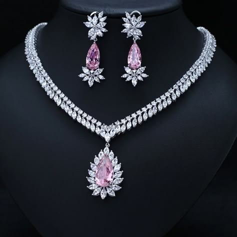 Bridal Jewelry Sets Brides, Jewelry Set Design, Pink Diamonds, Bridal Diamond Jewellery, Bridal Jewelry Set, Diamond Jewelry Necklace, Magical Jewelry, Diamond Jewelry Designs, Gold Earrings Designs