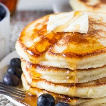 Fluffy Ricotta Pancakes - Just so Tasty Ricotta Cheese Pancakes, Buttermilk Pancakes Easy, Oatmeal Pancake, Oatmeal Pancakes Recipe, Buttermilk Pancake, Buttermilk Pancakes Fluffy, Lemon Ricotta Pancakes, Banana Waffles, Pancake Calories