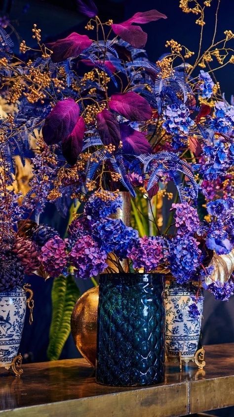 Flower Arrangement Purple, Blue And Gold Floral Arrangement, Purple And Gold Flower Arrangements, Blue And Gold Flower Arrangements, Blue And Purple Flower Arrangements, Space Flowers, Purple Flower Arrangements, Galaxy Flowers, Dark Purple Flowers