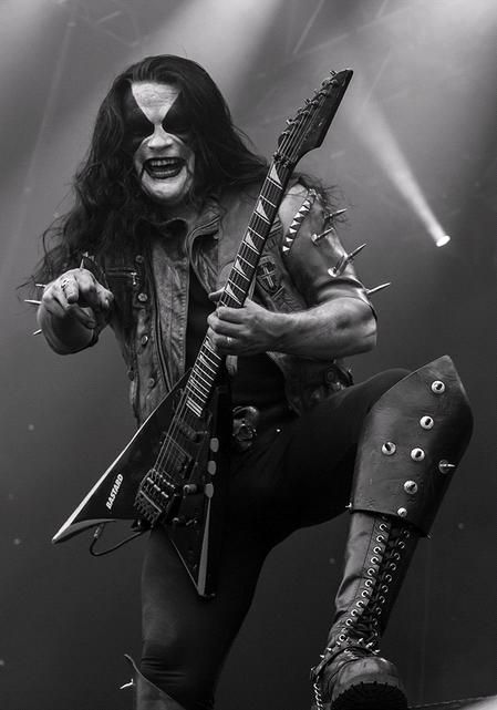 Abbath. IMMORTAL. PINNED FOR MY SON. RAVEN. (Mena =)™ Black Metal Art, Heavy Rock, Rock N Roll Style, Nikki Sixx, Heavy Metal Music, Metal Stars, Thrash Metal, Jim Morrison, Band Memes