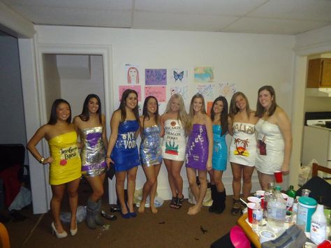 halloween costumes! favorite bottles of alcohol Bottles Of Alcohol, Dress Up Ideas, Fashion Costume Halloween, Abc Party, Jordan Swag, Alcohol Bottles, Halloween 2016, Funny Costumes, Group Halloween Costumes