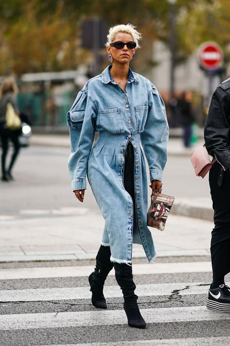 Styling Tip: A denim shirtdress with skinnies and booties is a no-fail formula that's always forward. Unconventional Dress, Denim On Denim Looks, Dress Over Pants, Looks Jeans, Pant Trends, All Jeans, Denim Outfits, Denim On Denim, Creation Couture