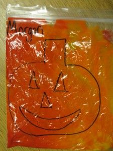 Pumpkin Color Mixing Bag, Pumpkin Ziploc Bag Painting, Preschool Pumpkins, Kindergarten October, Halloween Theme Preschool, Pumpkin Lessons, Pre K Classroom, Elizabeth 1, Pumpkin Unit