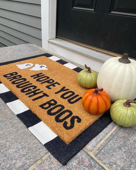 Pumpkin Doormat, Halloween Mats, Girls Night Crafts, Door Mat Diy, Halloween Doormat, Fall Doormat, Halloween Door Mat, Layered Rugs, Welcome Fall