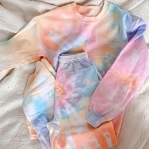 DESERT DYES - HOME Tie Dye Sweatsuit, Sweatshirt Tie Dye, Travel Lounge, Tie Dye Sweats, Personalized Tie, Spiral Tie Dye, Dye Sweatshirt, Sweatsuit Set, Matching Sweatshirts