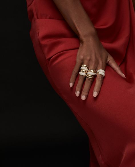 Perfectly stackable for a modern, bold, elegant look. Tap to shop the NEW Copenhagen Rings. Jewelry Photography Ideas Model, Luxury Jewelry Photoshoot, Moodboard Photography, Jewellery Fashion Shoot, Photoshoot Jewelry, Gold Website, Wearing Rings, Jewelry Closet, Jewellery Photography Inspiration