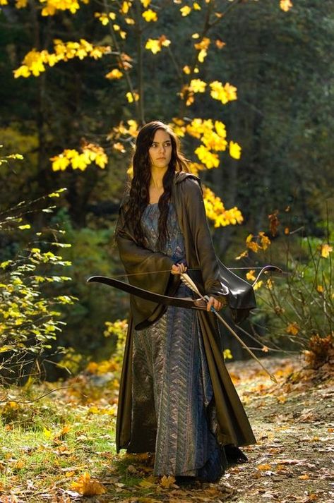 Warrior Women, Bow And Arrow, Medieval Clothing, Medieval Fantasy, Archery, Writing Inspiration, Larp, Knights, Once Upon A Time