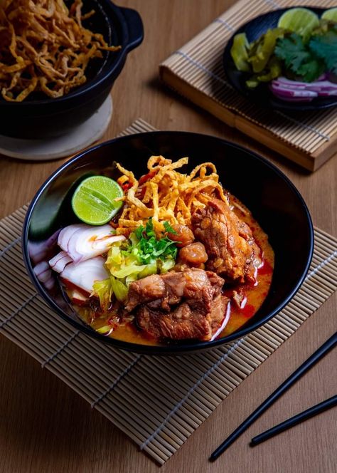 Thailand Food Restaurants, Thai Food Photography, Thai Food Menu, Burmese Food, Thailand Food, Food Fantasy, Luxury Food, Food Menu Design, Bento Recipes