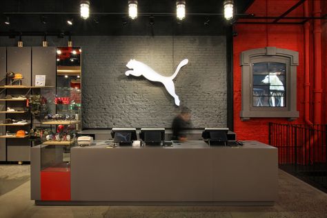 puma store soho Puma Store Interior Design, Sport Store Design, Shoe Store Design, Sportswear Store, Puma Store, Clothing Store Displays, Retail Store Interior Design, Clothing Store Design, Retail Interior Design