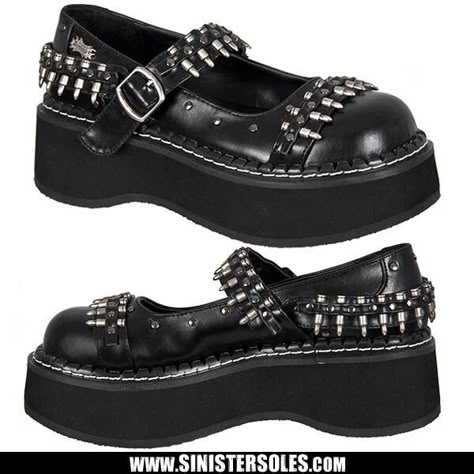 Goth Shoes, Funky Shoes, Shoe Inspo, Swag Shoes, Girls Sneakers, Pretty Shoes, Dream Shoes, Mary Jane Shoes, Dream Clothes